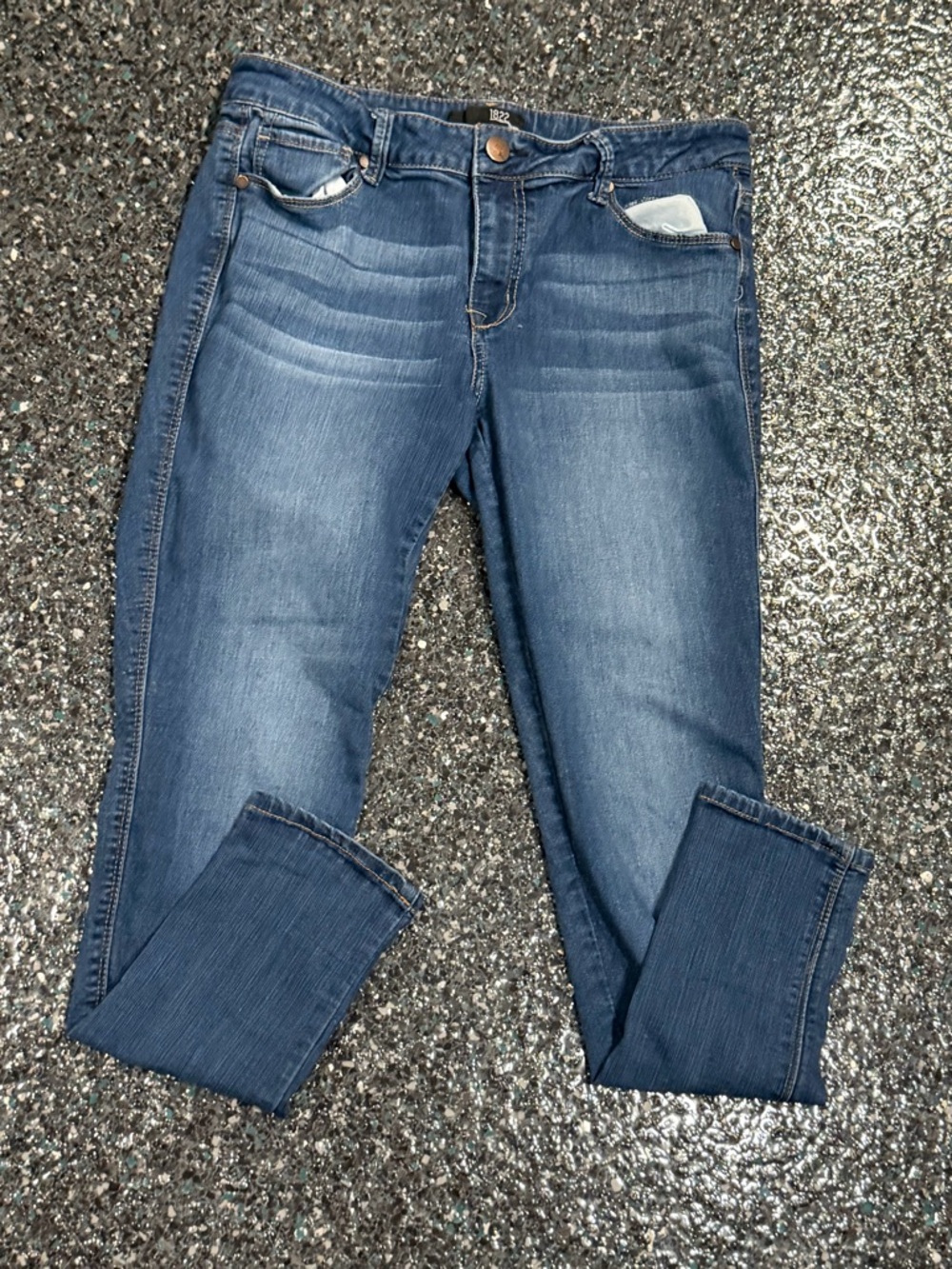 1822 Denim Women’s Size 31 Distressed Blue Jeans